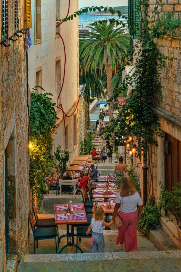 Ivkolina Hotel Hvar Town Luaran gambar
