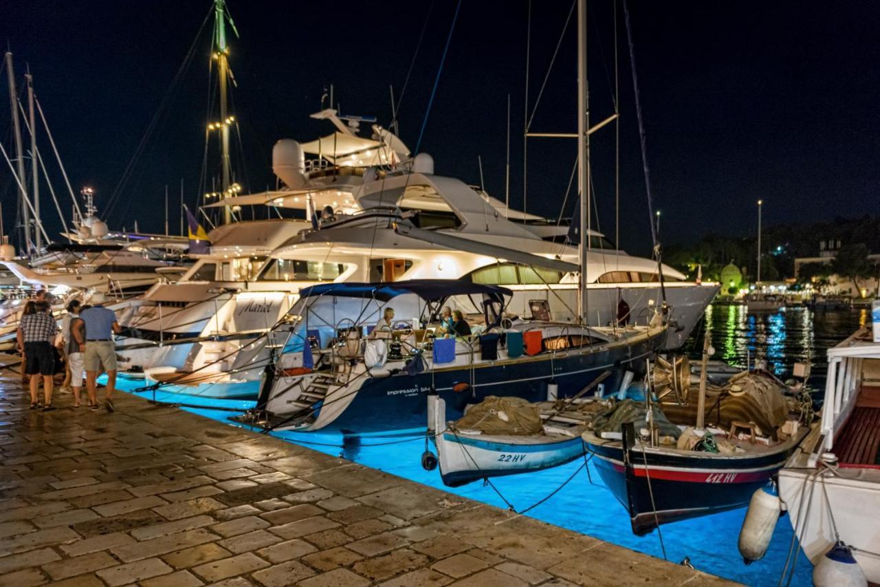 Ivkolina Hotel Hvar Town Luaran gambar