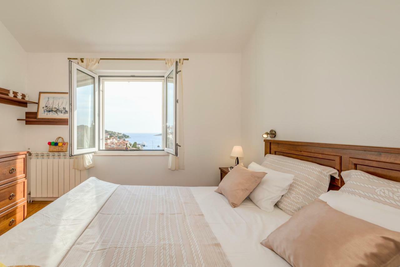 Ivkolina Hotel Hvar Town Luaran gambar